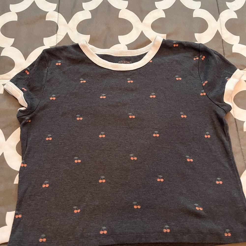 Arizona Jean Company Gray and Red Short Sleeve Tee